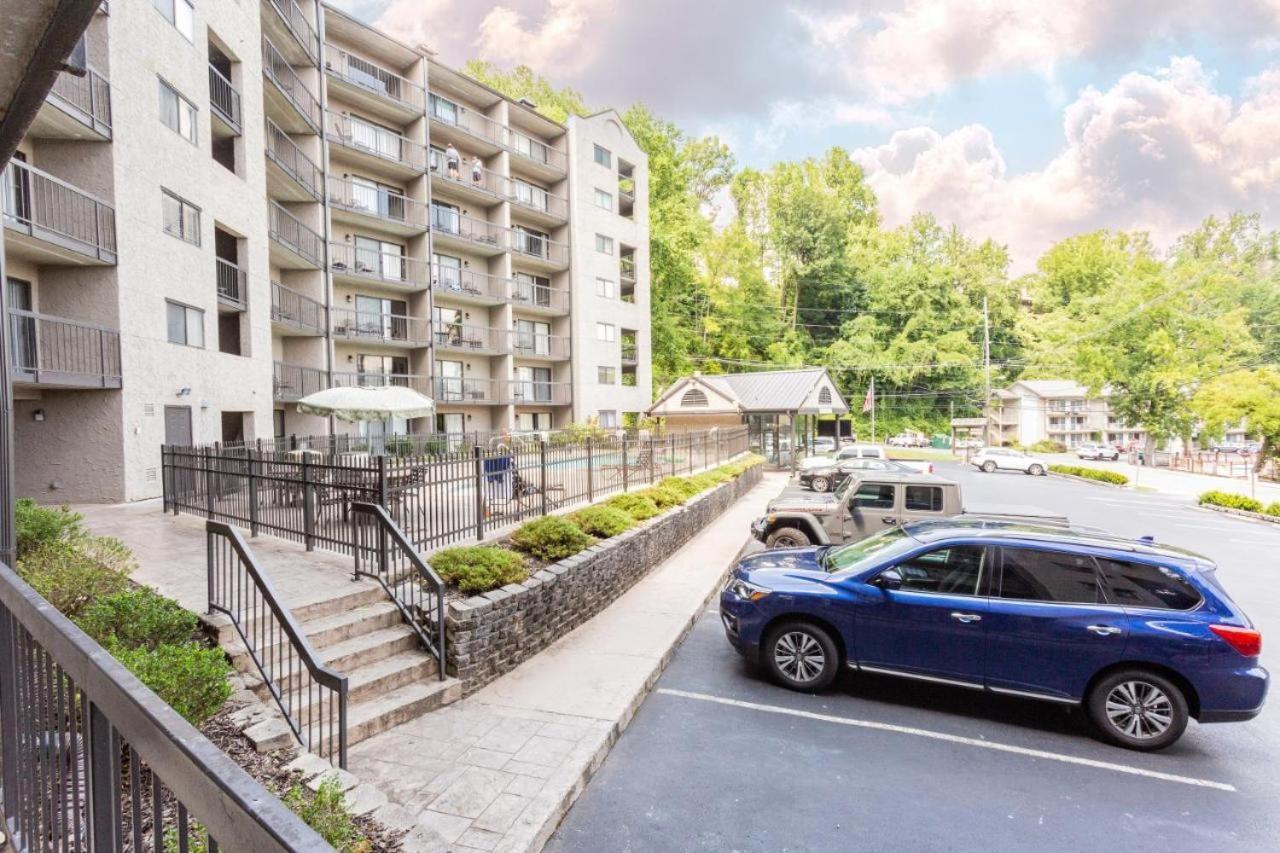 Family Bear Condos, Full King Suite, Kitchen, Pool Access Unit 103 Gatlinburg Luaran gambar
