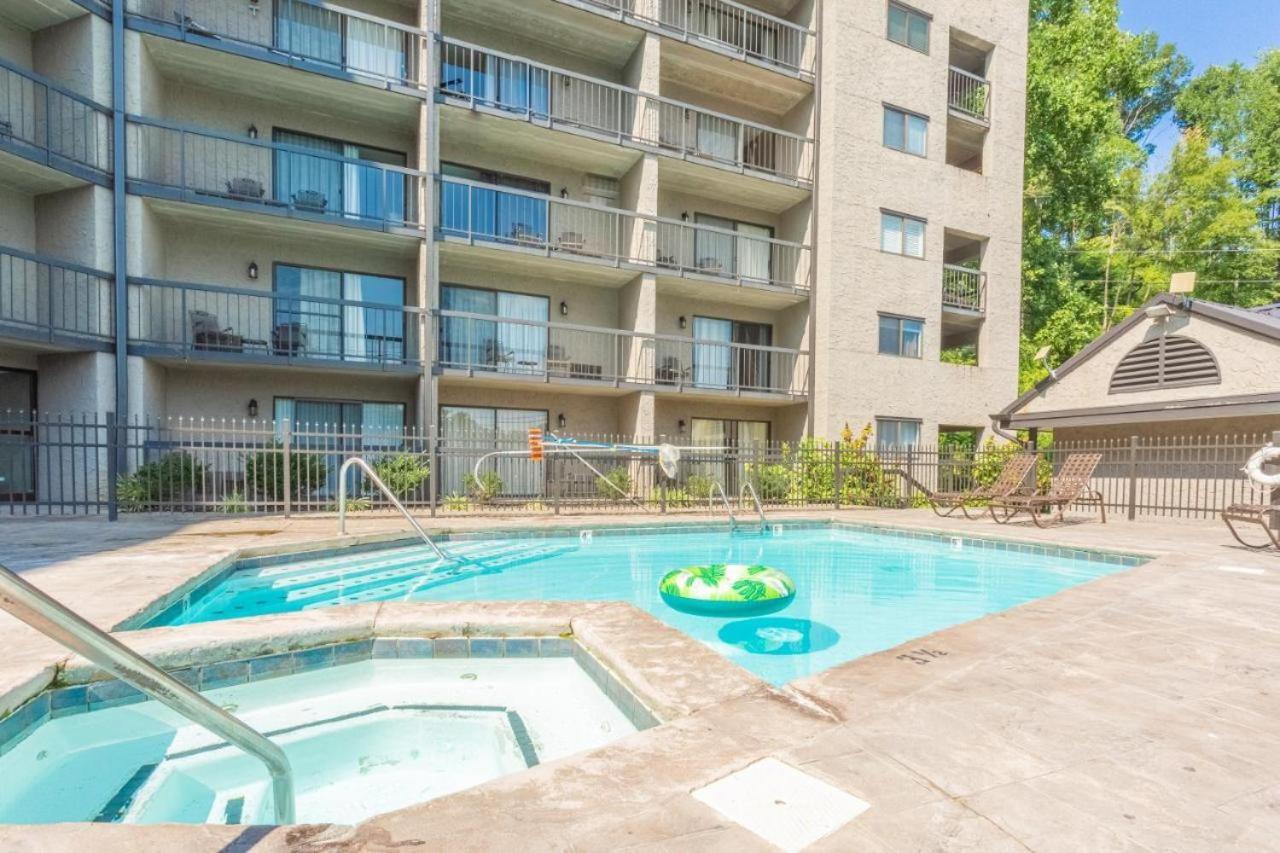Family Bear Condos, Full King Suite, Kitchen, Pool Access Unit 103 Gatlinburg Luaran gambar