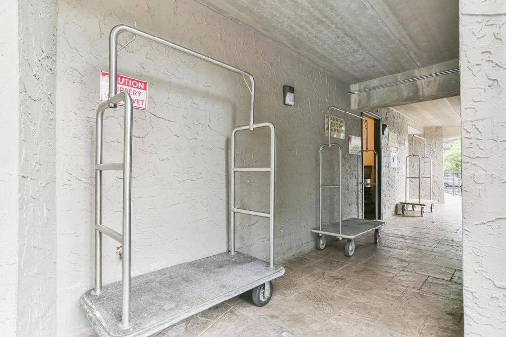 Family Bear Condos, Full King Suite, Kitchen, Pool Access Unit 103 Gatlinburg Luaran gambar