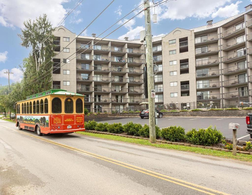 Family Bear Condos, Full King Suite, Kitchen, Pool Access Unit 103 Gatlinburg Luaran gambar